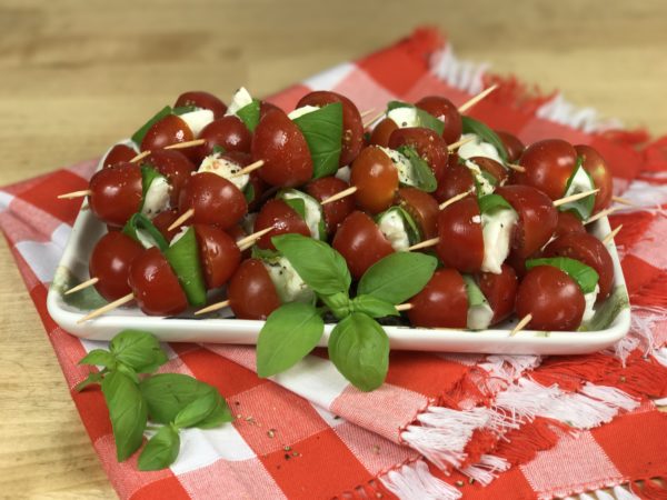 Köstliche Tomate Mozzarella Spieße
